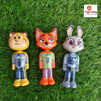 Kids Toothbrush with Animal Closing Cap (Pack of 1 Brush)