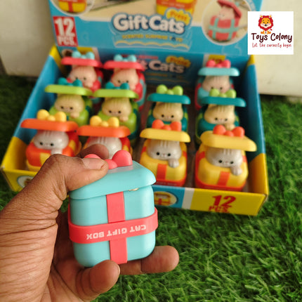Press & Go - Gift Cat (Pack of 1 Toy)