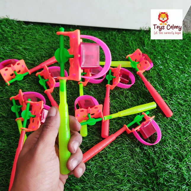 Hand Held Spinning Rattle for Babies (Pack of 1 Rattle)